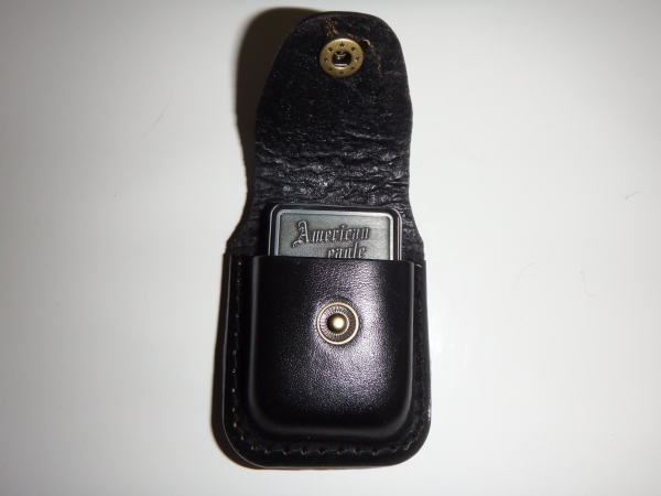 Sturmfeuerzeug inkl. Ledertasche mit Clip